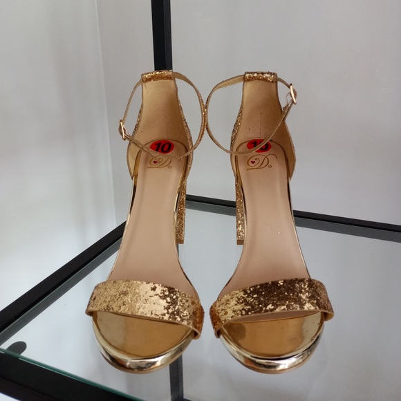 Gold Sequin Block Heels - Picture 3 of 3